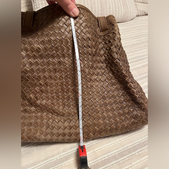 Valentina NWOT Woven Leather bag. There are no marks, stains or scratches - Picture 9 of 14